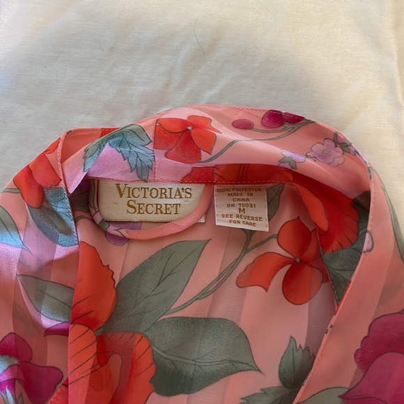 Victoria secret robe - Picture 3 of 5